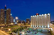 Chicago Real Estate Developer- Crowne Plaza Chicago Metro